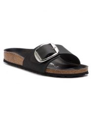 Birkenstock Klapki Madrid Big Buckle 1006523 Czarny. Czarne klapki damskie Birkenstock, bez wzorów, z nubiku, bez obcasa, bez zapięcia. Za 599.99 zł.