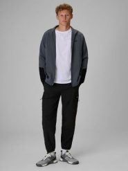 4F Spodnie casual cargo męskie - czarne XL. Czarne spodnie materiałowe męskie 4F, bez wzorów, z tkaniny. Za 189.99 zł.