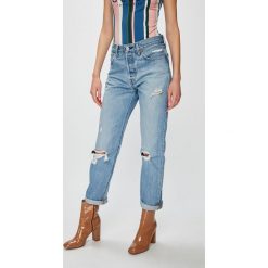 Levi's - Jeansy 501. Niebieskie jeansy damskie Levi's®, bez wzorów, z bawełny. W wyprzedaży za 269.90 zł.
