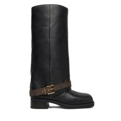Kozaki MICHAEL Michael Kors. Czarne kozaki damskie MICHAEL Michael Kors, bez wzorów, bez obcasa, na płaskiej podeszwie, bez zapięcia. Za 1,779.00 zł.