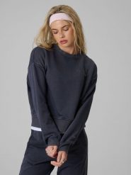4F Bluza dresowa regular bez kaptura damska - granatowa XS. Niebieskie bluzy damskie 4F, uniwersalny, bez wzorów, z dresówki, klasyczne, bez ramiączek, bez kaptura. Za 149.99 zł.