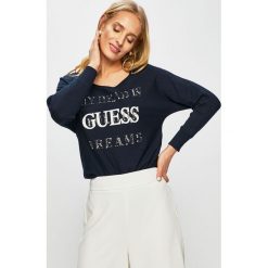 Guess Jeans - Sweter. Białe swetry nierozpinane damskie Guess Jeans, m, z aplikacjami, z dzianiny, bez kołnierzyka, bez ramiączek. W wyprzedaży za 179.90 zł.