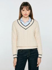 Sweter damski bawełniany z dekoltem v-neck kremowy calia 103. Białe swetry nierozpinane damskie BIG STAR, l, bez wzorów, z bawełny, bez kołnierzyka, bez ramiączek. Za 199.99 zł.