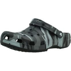 Sandały CROCS CLASSIC CAMOUFLAGE U Zielony. Zielone sandały męskie Crocs, bez wzorów, z gumy, bez zapięcia. Za 244.99 zł.