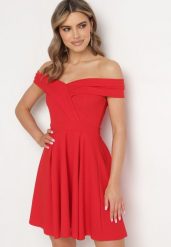 Czerwona Sukienka z Hiszpańskim Dekoltem o Rozkloszowanym Fasonie Vilenia. Czerwone sukienki damskie Born2be, na co dzień, l, bez wzorów, eleganckie, bez kołnierzyka, bez ramiączek, mini, rozkloszowane. Za 89.99 zł.