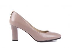 Czółenka Bayla-130 3550 230-859 Skóra Alta, Beż, Skóra naturalna - 36. Brązowe czółenka damskie Bayla, bez wzorów, z gumy, eleganckie, bez obcasa, na obcasie, bez zapięcia. W wyprzedaży za 89.10 zł.