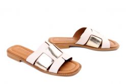 Artiker Relaks 58C2138 beige-gold, klapki damskie. Brązowe klapki damskie Artiker Relaks, na lato, bez wzorów, ze skóry, bez obcasa, bez zapięcia. Za 136.43 zł.