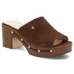 Brązowe Klapki Simen Eleganckie Obuwie Damskie. Brązowe klapki damskie Simen, na lato, bez wzorów, eleganckie, bez obcasa, na obcasie, bez zapięcia. Za 339.00 zł.