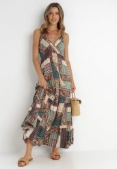 Zielona Sukienka Hickey. Zielone sukienki damskie Born2be, l, z aplikacjami, boho, bez kołnierzyka, bez ramiączek, maxi, kopertowe. Za 89.99 zł.