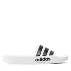 Klapki adidas. Białe klapki damskie Adidas, bez wzorów, sportowe, bez obcasa, bez zapięcia. Za 119.99 zł.