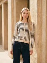 Wiskozowy kardigan w paski - wielobarwny. Kardigany damskie Sinsay, l, bez wzorów, z wiskozy, bez kołnierzyka. Za 39.99 zł.