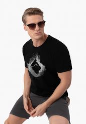 T-shirt z nadrukiem T-NEX. Czarne t-shirty męskie Volcano, l, bez wzorów, z bawełny, bez kołnierzyka, bez ramiączek. Za 69.99 zł.