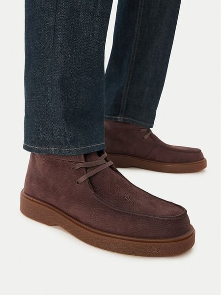 Calvin Klein Trzewiki Text Rubber Apron Boot Nu HM0HM02256 Brązowy. Brązowe botki męskie Calvin Klein, bez wzorów, z nubiku, bez obcasa, bez zapięcia. Za 749.99 zł.