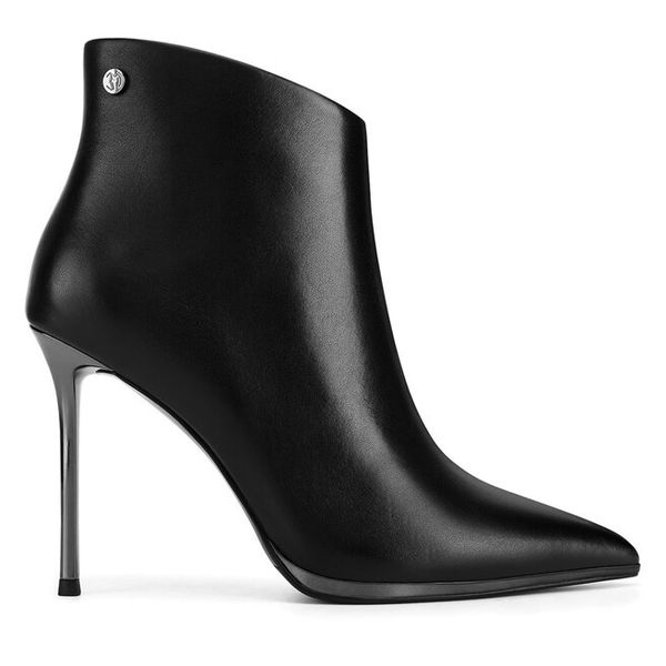 Botki Eva Minge. Czarne botki damskie Eva Minge, bez wzorów, bez obcasa, na szpilce, bez zapięcia. Za 439.99 zł.