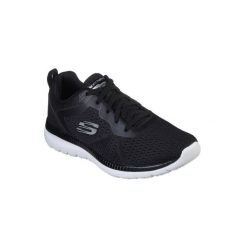 Buty do chodzenia damskie Skechers Dynamight 20. Czarne obuwie trekkingowe damskie Skechers, z materiału, bez zapięcia. Za 189.99 zł.