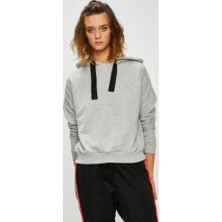 Noisy May - Bluza. Szare bluzy damskie Noisy May, l, bez wzorów, z bawełny, bez ramiączek, z kapturem. W wyprzedaży za 69.90 zł.