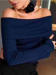 Sweter - granatowy. Niebieskie swetry nierozpinane damskie Sinsay, l, bez wzorów, bez kołnierzyka, bez ramiączek. W wyprzedaży za 17.99 zł.