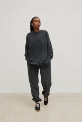 Spodnie dresowe typu jogger w kolorze FADED GREY - STAGER-XL. Szare spodnie dresowe damskie Marsala, bez wzorów, z bawełny, eleganckie, z podwyższonym stanem. W wyprzedaży za 107.96 zł.