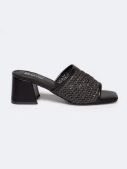 Klapki damskie eleganckie na obcasie czarne RR274147 906. Czarne klapki damskie BIG STAR, na lato, bez wzorów, eleganckie, bez obcasa, na obcasie, bez zapięcia. W wyprzedaży za 99.99 zł.