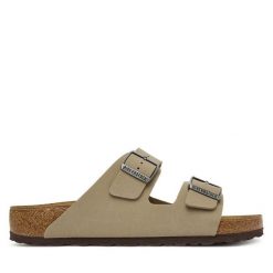 Klapki Birkenstock. Brązowe klapki męskie Birkenstock, bez wzorów, bez zapięcia. Za 399.99 zł.