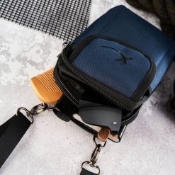 Saszetka sportowa granatowa SP-03-DB. Niebieskie saszetki i nerki męskie z materiału, na ramię. Za 39.99 zł.