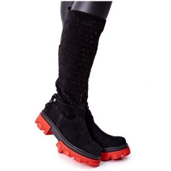 Lewski Shoes Damskie Skórzane Kozaki Lewski Czarne Zamszowe 2866. Czarne kozaki damskie z aplikacjami, z zamszu, bez obcasa, bez zapięcia. Za 565.11 zł.