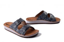 INBLU CP-50 004 granatowy, klapki damskie. Niebieskie klapki damskie Inblu, na lato, bez wzorów, bez obcasa, bez zapięcia. Za 83.99 zł.