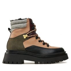 Trzewiki Pepe Jeans. Brązowe botki damskie Pepe Jeans, bez wzorów, z jeansu, bez obcasa, na płaskiej podeszwie, bez zapięcia. Za 399.99 zł.