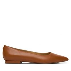 Baleriny LAUREN RALPH LAUREN. Brązowe balerinki damskie Lauren Ralph Lauren, bez wzorów, bez obcasa, bez zapięcia. Za 639.99 zł.