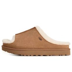 Klapki Ugg Australian W Greenport Slide Damskie. Brązowe klapki damskie UGG, na lato, bez wzorów, ze skóry, z otwartym noskiem, bez obcasa, bez zapięcia. Za 587.70 zł.