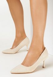 Beżowe Czółenka Charlsie. Brązowe czółenka damskie Born2be, bez wzorów, eleganckie, bez obcasa, na szpilce, bez zapięcia. Za 89.99 zł.