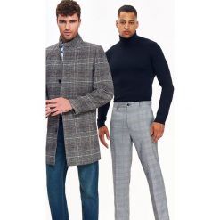 SWETER GOLF DŁUGI RĘKAW MĘSKI. Niebieskie swetry męskie TOP SECRET, na jesień, l, bez wzorów, z dzianiny, bez kołnierzyka, bez ramiączek. W wyprzedaży za 59.99 zł.