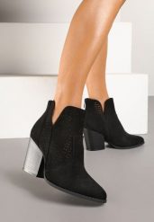 Czarne Botki na Słupku Ozdobione Wycięciem z Boku Dolirista. Czarne botki damskie Renee, bez wzorów, z jeansu, eleganckie, bez obcasa, na obcasie, bez zapięcia. Za 139.99 zł.