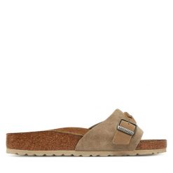 Klapki Birkenstock. Brązowe klapki damskie Birkenstock, bez wzorów, bez obcasa, bez zapięcia. Za 539.99 zł.