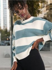 Sweter - zielony. Zielone swetry nierozpinane damskie Sinsay, l, bez wzorów, z materiału, bez kołnierzyka, bez ramiączek. Za 59.99 zł.