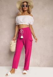 Fuksjowe Spodnie High Waist o Kroju Bojówek z Kieszeniami Wykończone Gumką w Pasie Efiene. Czerwone spodnie materiałowe damskie Renee, bez wzorów, z jeansu, z podwyższonym stanem. Za 49.99 zł.