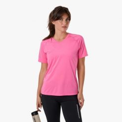 Koszulka → trening → damska → Swedemount → Core Training Tee → szybkoschnąca. Czerwone bluzki damskie SWEDEMOUNT, bez wzorów, z syntetyku, sportowe, bez kołnierzyka, bez ramiączek. Za 79.99 zł.