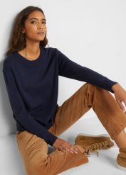 Sweter dzianinowy z okrągłym dekoltem. Czarne swetry nierozpinane damskie bonprix, bez wzorów, z dzianiny, bez kołnierzyka, bez ramiączek. Za 59.99 zł.