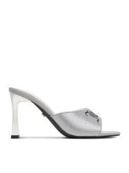 Juicy Couture Klapki CEO-259-29-06 Srebrny. Szare klapki damskie Juicy Couture, bez wzorów, z materiału, bez obcasa, bez zapięcia. Za 249.99 zł.