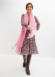 Sukienka szyfonowa. Czarne sukienki damskie bonprix, bez wzorów, z szyfonu, bez kołnierzyka, bez ramiączek. Za 99.99 zł.