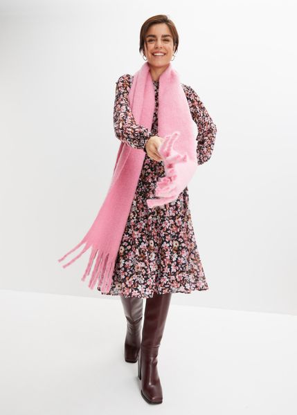 Sukienka szyfonowa. Czarne sukienki damskie bonprix, bez wzorów, z szyfonu, bez kołnierzyka, bez ramiączek. Za 99.99 zł.