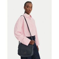 Torebka Coccinelle. Niebieskie listonoszki damskie Coccinelle, bez wzorów, bez dodatków. Za 1,299.00 zł.