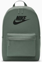 Plecak sportowy szkolny Nike Heritage. Zielone plecaki męskie Nike, bez wzorów, z materiału, sportowe. Za 130.99 zł.