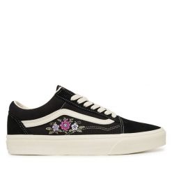 Tenisówki Vans. Białe trampki i tenisówki damskie Vans, bez wzorów, bez zapięcia. Za 399.99 zł.