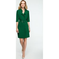 Sukienka żakietowa z paskiem s120. Zielone sukienki damskie Style, s, bez wzorów, eleganckie, bez kołnierzyka, bez ramiączek, mini. Za 159.00 zł.