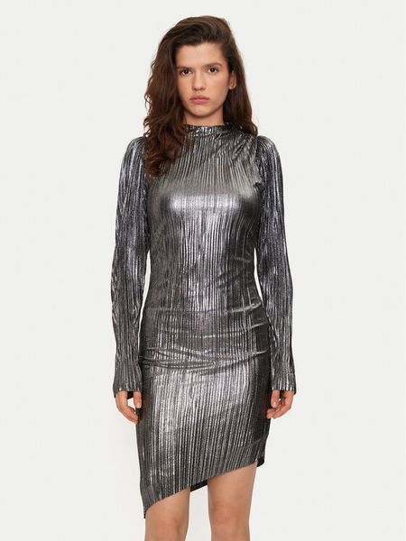 Bruuns Bazaar Sukienka koktajlowa BBW3707 Srebrny Regular Fit. Szare sukienki damskie Bruuns Bazaar, bez wzorów, z syntetyku, wizytowe, bez kołnierzyka, bez ramiączek. Za 329.99 zł.