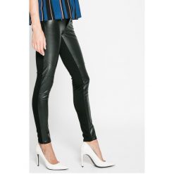Liu Jo - Spodnie. Czarne spodnie materiałowe damskie Liu Jo, bez wzorów, z bawełny, casualowe. W wyprzedaży za 319.90 zł.