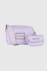 VALENTINO Tłoczona fioletowa torebka z przypinaną saszetką sunny re haversack. Fioletowe listonoszki damskie Valentino by Mario Valentino, bez wzorów, małe, z tłoczeniem, bez dodatków. W wyprzedaży za 359.99 zł.