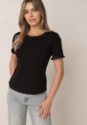 Czarny Minimalistyczny T-shirt z Bawełny Zdobiony Warkoczowymi Lamówkami Thessele. Czarne t-shirty damskie Born2be, m, z aplikacjami, z bawełny, casualowe, bez kołnierzyka, bez ramiączek. Za 49.99 zł.