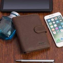Portfel skórzany Beltimore brązowy RFiD I42. Brązowe portfele męskie bez wzorów. Za 65.99 zł.